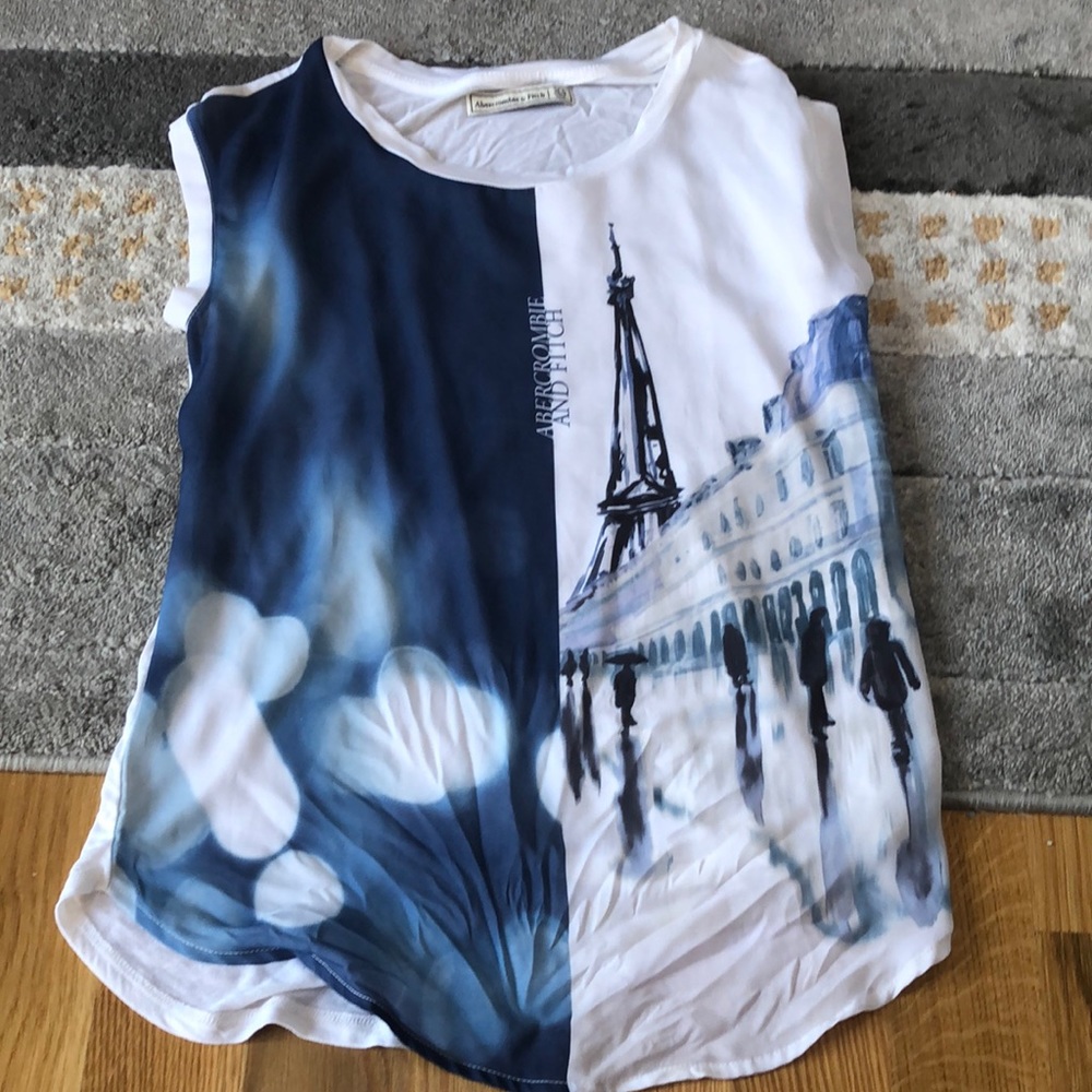 Abercrombie and Fitch top size XS